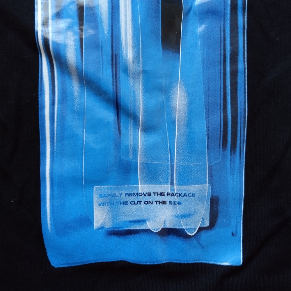 Moncler Men’s Moon Travel Graphic T-Shirt - Picture 10 of 11